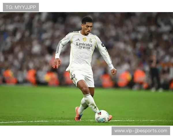 贝林厄姆时尚穿搭解析 揭秘这位足球天才场外的独特魅力